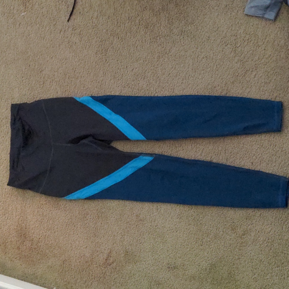 XS leggings old navy active go dry like new